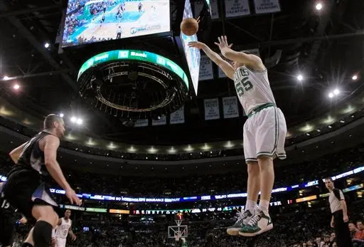 Siguen en plan grande; Celtics vence 122-102 a Raptors