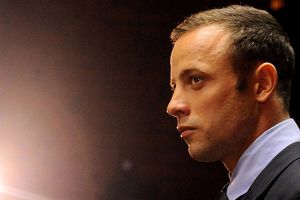Pistorius acude por primera vez a informar sobre su paradero