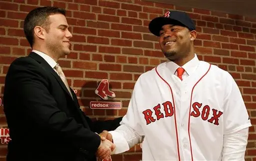 Boston  da a conocer detalles del contrato de Carl Crawford