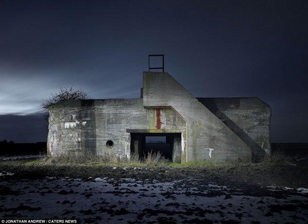 El fotógrafo dijo que comenzó su colección de fotos sobre bunker porque ha encontrado la geometría fascinante. I ESPECIAL