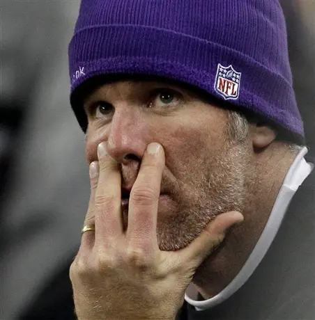 Favre recibe multa de 50 mil dólares por no cooperar con la NFL