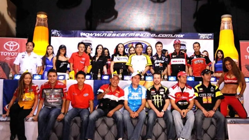 Calienta' motores la Nascar en Monterrey