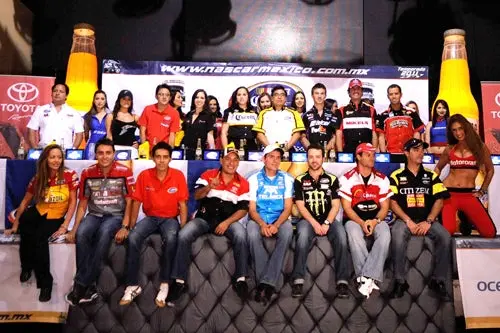 Calienta' motores la Nascar en Monterrey