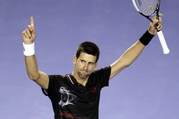 Djokovic avanza sin problemas en Dubai