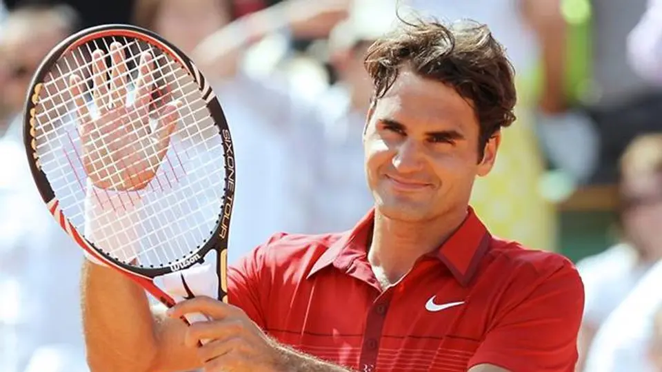 Federer consigue triunfo fácil ante Wawrinka