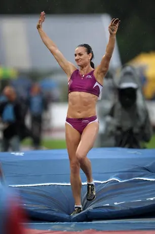 Isinbayeva regresa "mentalmente más fuerte"