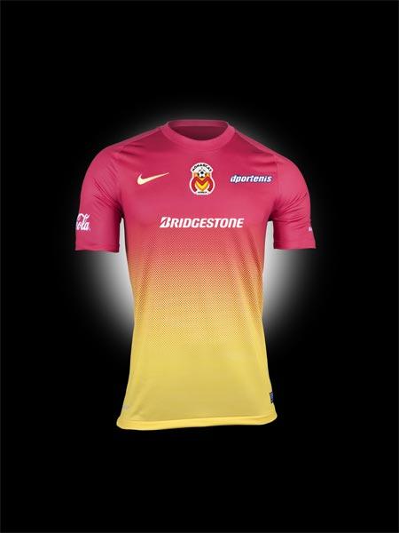 El jersey continúa conservando los colores tradicionales de Monarcas. I ESPECIAL