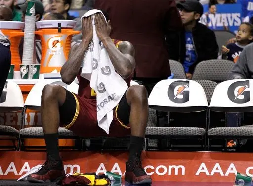 Cleveland cae 99-96 ante Dallas y suma su 25ta derrota consecutiva