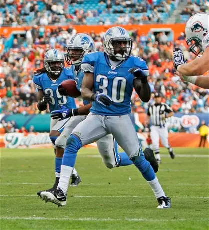 Detroit remonta y vence 34-27 a Delfines
