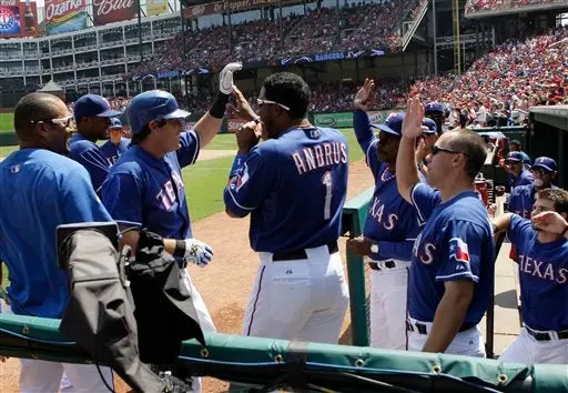 Los Rangers barren a Medias Rojas en la serie inaugural