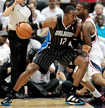 Howard, líder del mejor quinteto defensivo de la NBA