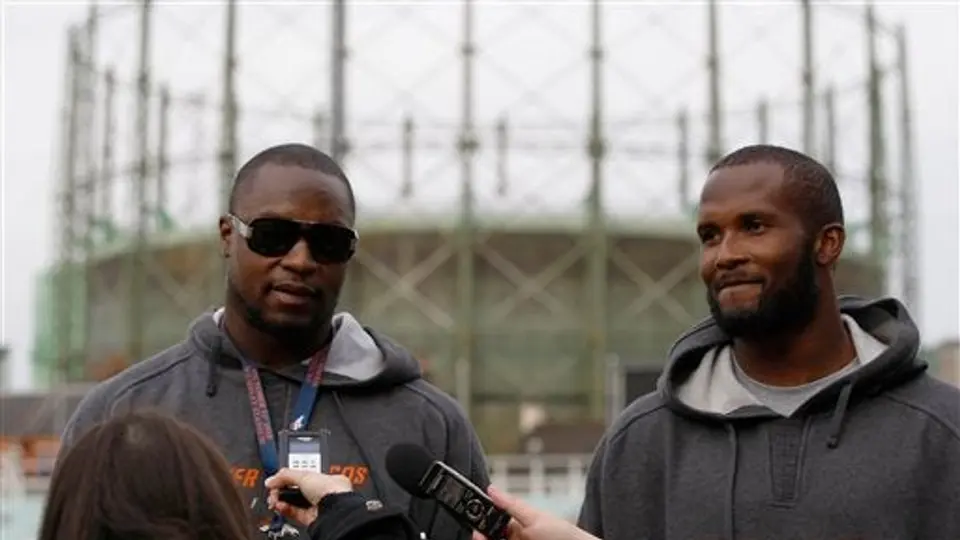 Denver quita al linebacker Williams como titular tras arresto