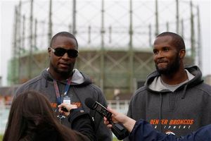 Denver quita al linebacker Williams como titular tras arresto