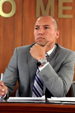 Cárdenas rechaza fraude en compra de equipo para FMLP