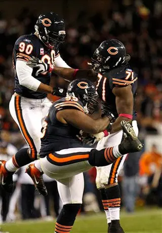 De la mano de Cutler los Osos vencieron 39-10 a Vikingos