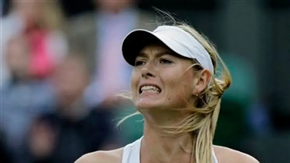 Sharapova y Li Na avanzan con autoridad