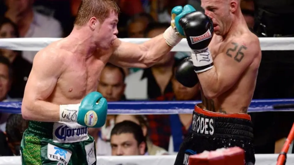 El Canelo es una súper estrella, dice Rhodes