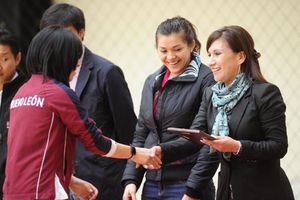 María Espinoza y Memo Pérez premian a deportistas regios