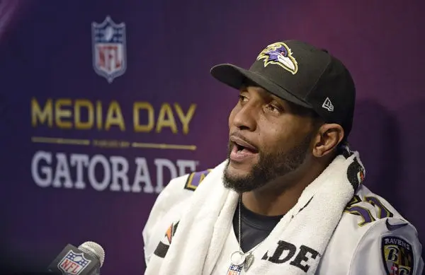 Ray Lewis evita hablar sobre su supuesto dopaje