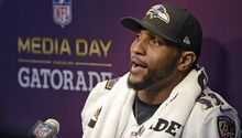 Ray Lewis evita hablar sobre su supuesto dopaje