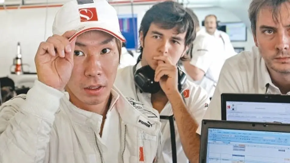'Checo' inicia entrenamientos junto a Kobayashi en Suiza