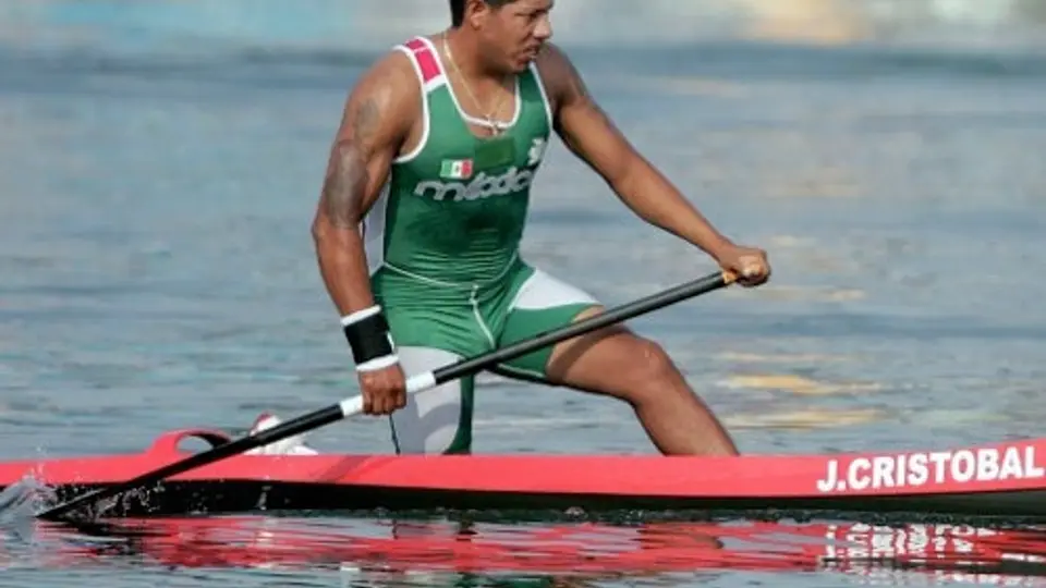 Everardo Cristóbal obtiene oro en Canotaje para México