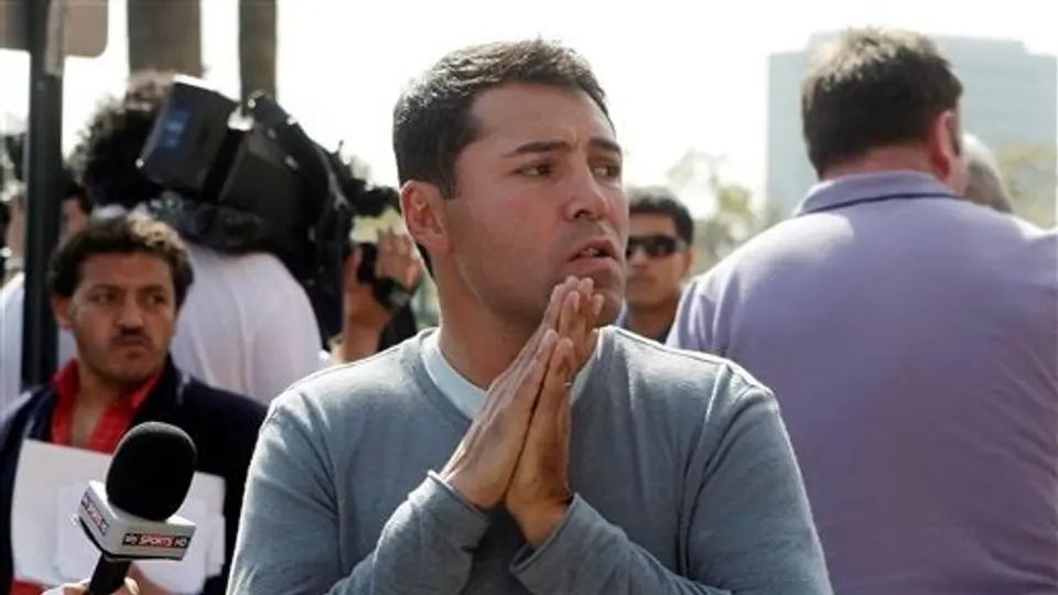 Óscar de la Hoya ofrece 1.5 mdd a quien devuelva su cartera