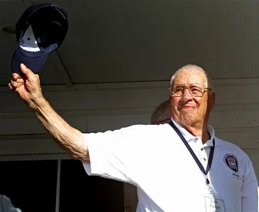 Muere Bob Feller, legendario picther de los Inidos