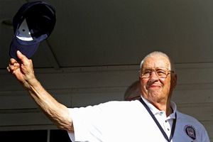 Muere Bob Feller, legendario picther de los Inidos