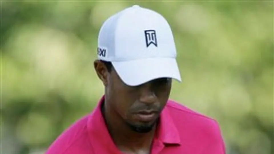 Tiger comenzó bien, pero se cayó al final en Atlanta