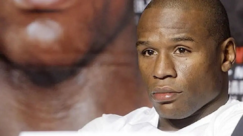 Guardia en Las Vegas acusa a Mayweather Jr. de agresión