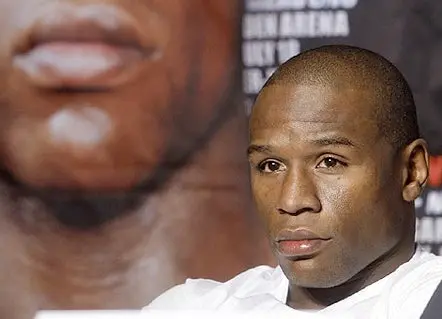 Guardia en Las Vegas acusa a Mayweather Jr. de agresión
