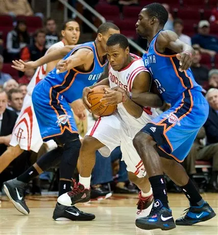 Martin hunde al Thunder; Houston vence 99-98 a Oklahoma City