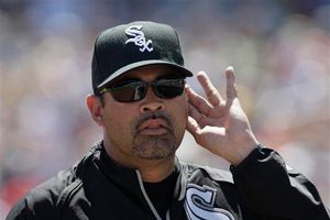 Ozzie Guillén critica jugar en frío de Cleveland
