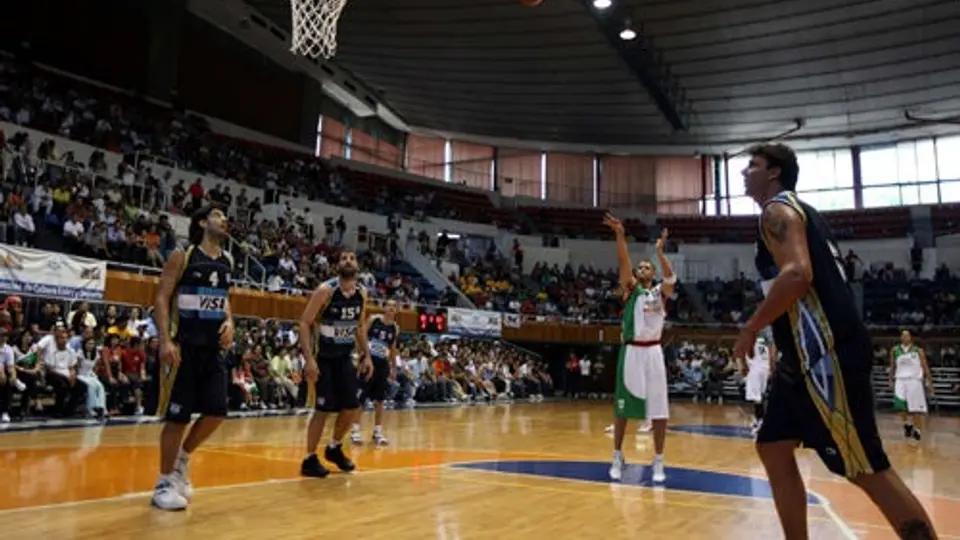 México cae ante EU 108-67 en basquetbol dentro de Universiada