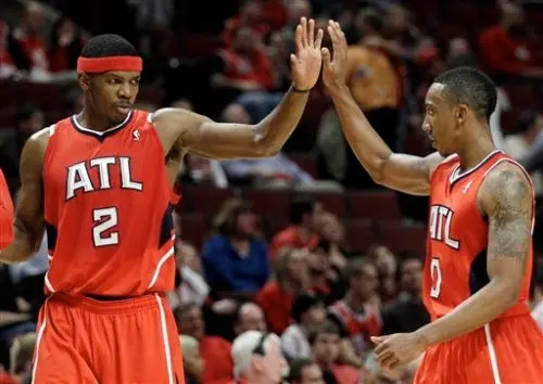 Atlanta sorprende 103-95 a Chicago