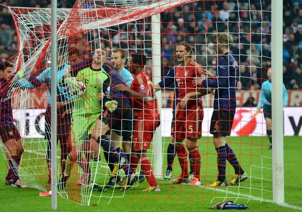 Arsenal le puso dramatismo a la eliminatoria | AP
