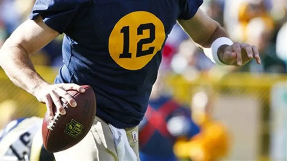 Green Bay aplasta 24-3 a San Luis y sigue invicto