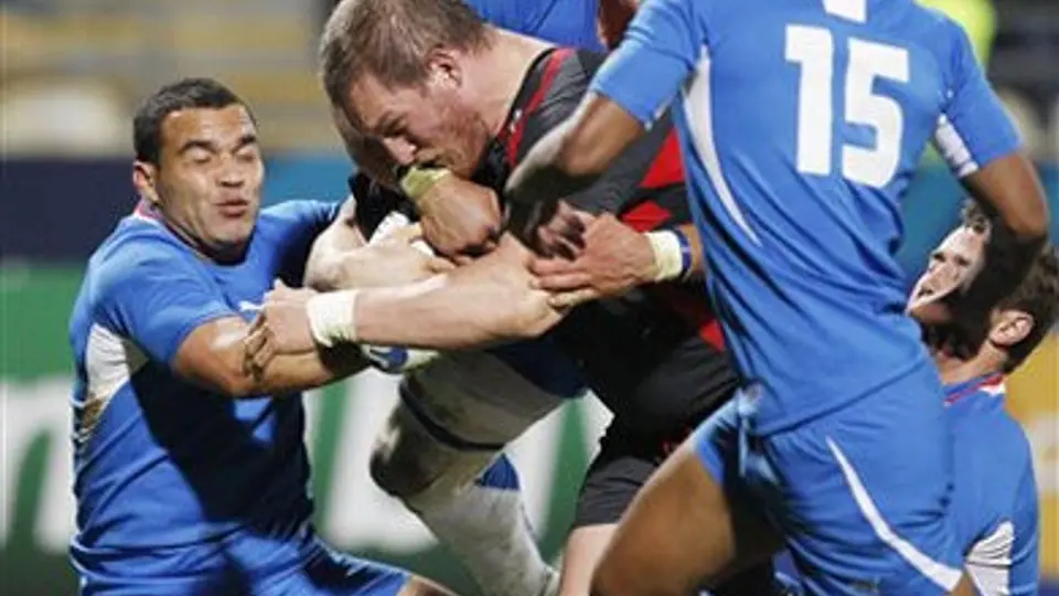 Gales vence 81-7 a Namibia y los elimina del Mundial