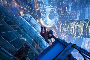 Hombre ucraniano se cree 'Spiderman'