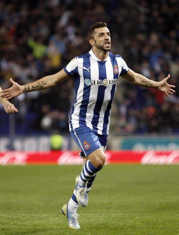 El mediocampista Simao Sabrosa, hizo el primero del Espanyol | EFE