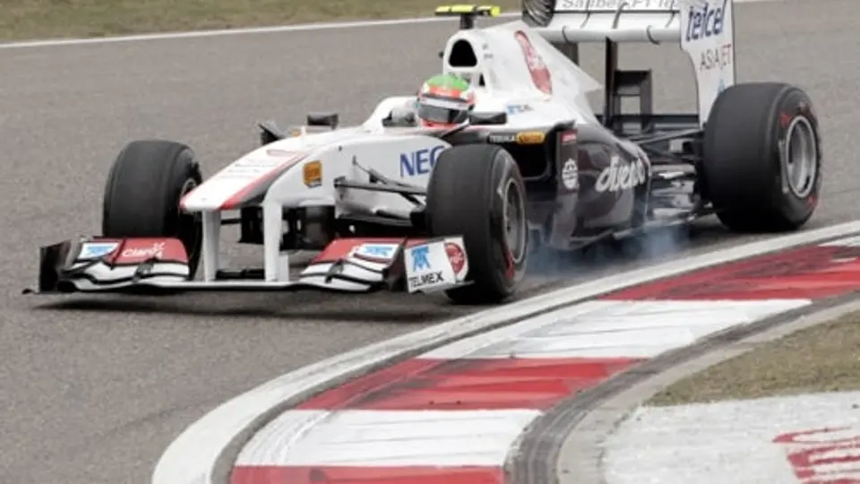 Checo Pérez concluye 16 en el segundo ensayo