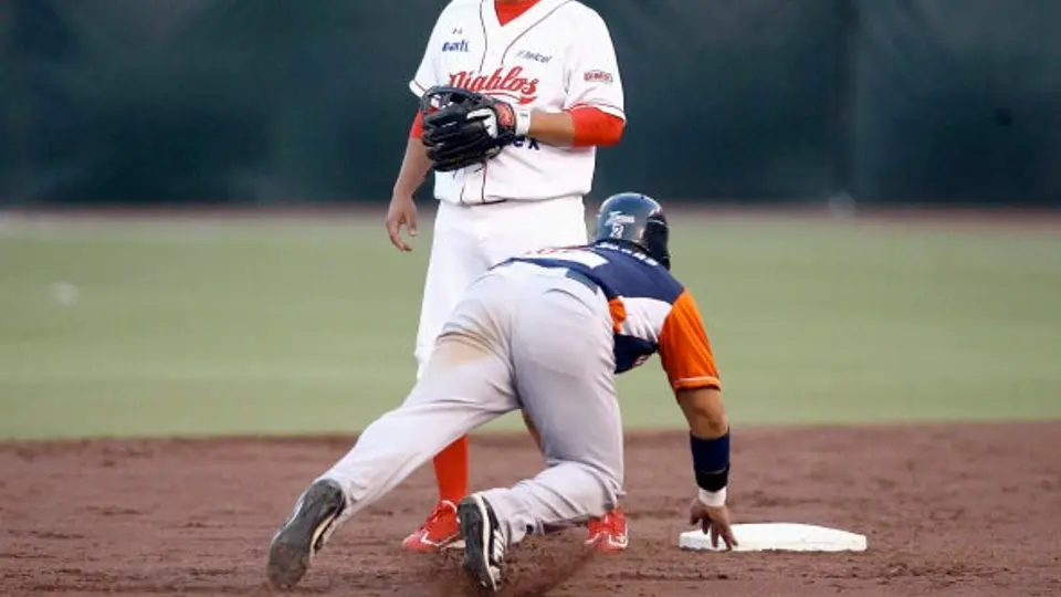 Los Diablos Rojos apalean 14-3 a los Tigres y ganan la serie