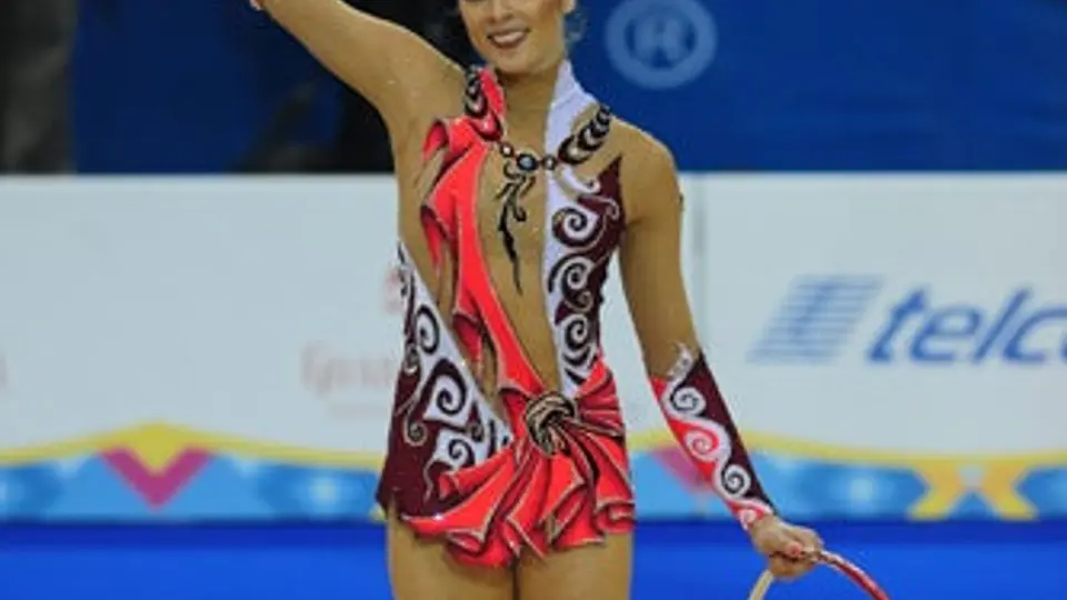 Cynthia Valdez se queda con la plata en gimnasia rítmica
