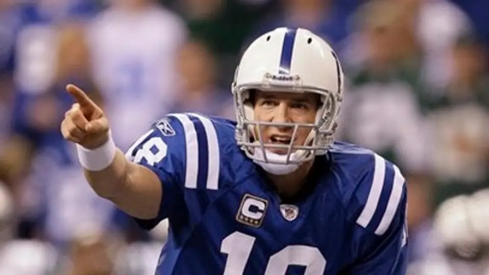 Manning sigue en el roster activo de los Colts