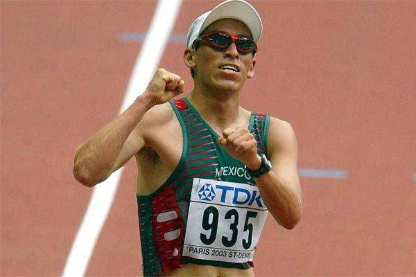 Comenzó su carrera deportiva a los 14 años de edad, cuando fue invitado por sus profesores de educación física | ESPECIAL