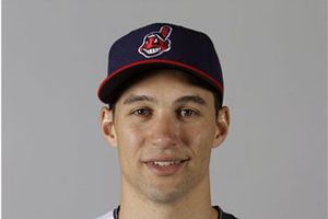 Indios no renuevan a Sizemore