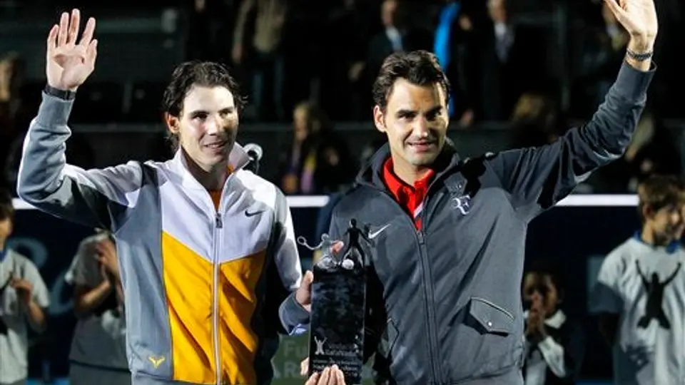 Nadal derrota a Federer en segundo encuentro altruista