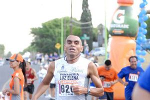 Rogelio Salinas se lleva el 15K Contry