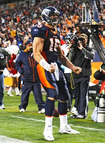 Broncos vence 24-23 a Houston; Tebow logra primer triunfo